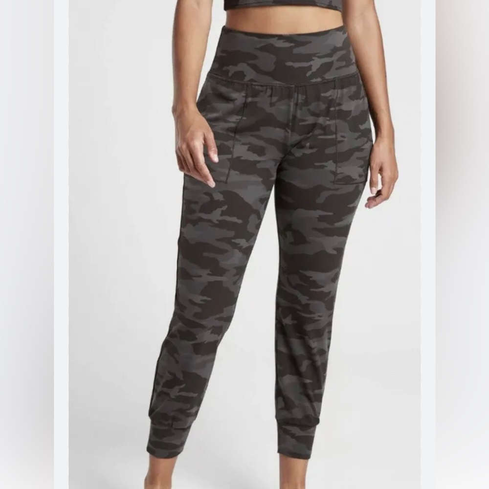Athleta Salutation Joggers in Camo